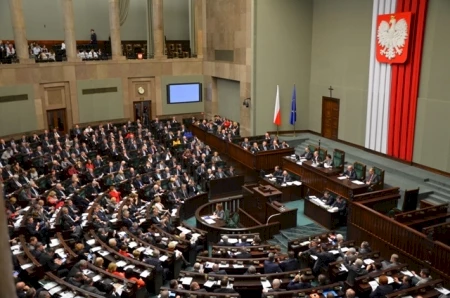 Sejm prawie jednogłośnie przyjął ustawę działkową