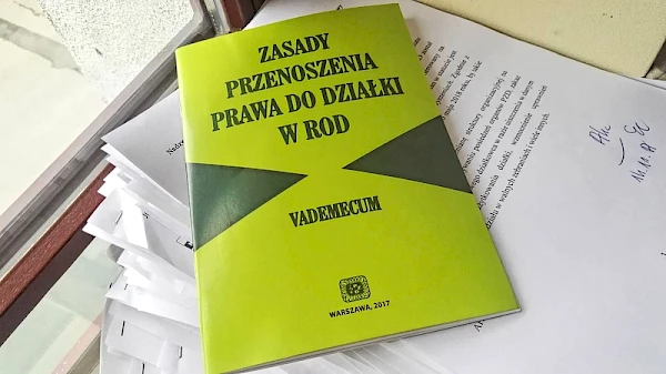 Poradnik "Zasady przenoszenia prawa do działki w ROD"